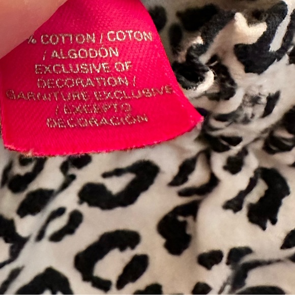 COPY - Victoria’s Secret pajamas set size S black and white cheetah print pjs - Picture 5 of 13